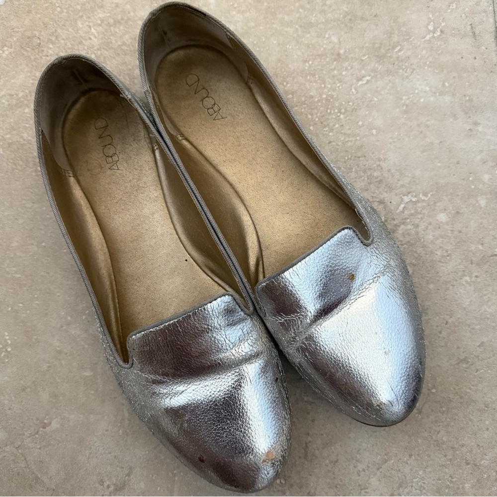 3/$10 🛒🛍️ Abound Kiley Flat in Silver from Nordstrom Rack - Size 8.5